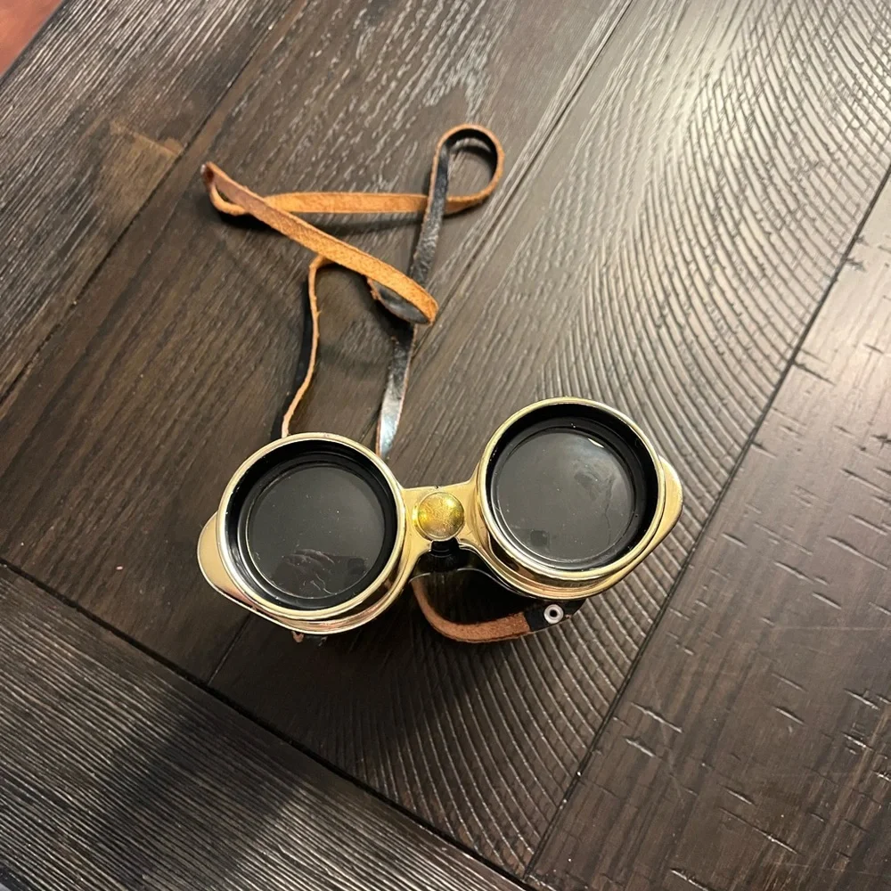 Vintage war era, unbranded 4x40 opera Theatre event binoculars with case
